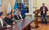 Wspólny bilet i nowe możliwości. O tym rozmawiano w starostwie