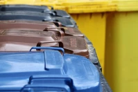 96 proc. Polaków segreguje śmieci. Ten karton wciąż sprawia problemy