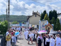 Ulice Wejherowa wypełniły się wiernymi. Zobacz fotorelację