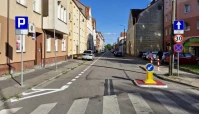 Nowa organizacja ruchu na ul. Pileckiego. Nowe wysepki i znaki