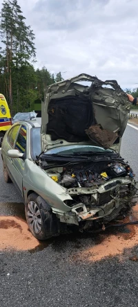 Na Trasie Kaszubskiej uderzył w bariery energochłonne