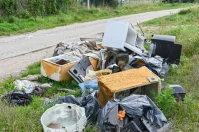Dzikich wysypisk przybywa. Za sprzątanie mogą zapłacić wszyscy mieszkańcy