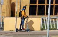 Trwają poszukiwania mężczyzny w sprawie zdarzeń o charakterze seksualnym. Policja publikuje nowe zdjęcia