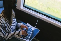 Jak pogodzić oglądanie serialu z codziennymi obowiązkami? Triki, które sprawią, że zawsze będziesz na bieżąco