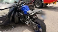 Zderzenie samochodu z motocyklem. Dwie osoby trafiły do szpitala
