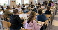 Pierwszoklasiści bez szkolnych obiadów? Rodzice pytają o wyższą cenę cateringu