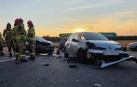 Wypadek na skrzyżowaniu. Sprawca kolizji wsiadł za kierownicę bez uprawnień