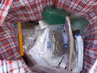 Wpadli, bo się rozglądali. Policja zabezpieczyła ponad 7 kilogramów narkotyków
