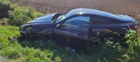 Dramat na drodze. Osoba zakleszczona po zderzeniu dwóch aut