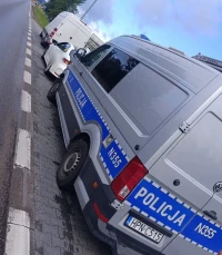 Kolizja w Wejherowie. "Zanim zmienisz pas, spójrz w lusterko" przypominają policjanci