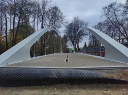 Przy ul. Ofiar Piaśnicy w Wejherowie powstaje kładka i ścieżka pieszo-rowerowa. Zobaczcie jak się prezentuje [ZDJĘCIA]
