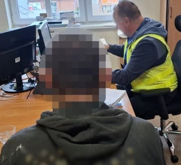 Pijany, pod wpływem narkotyków i bez prawa jazdy kierowca próbował podszyć się pod brata