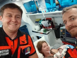 Dom stał się porodówką. Przyjechali w ostatniej chwili