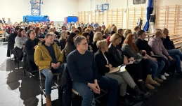 Dzieci płaczą, rodzice walczą. Nie chcą zamknięcia szkoły