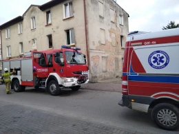 Pożar w mieszkaniu w Wejherowie! Poszkodowana kobieta. Ewakuowano mieszkańców i zwierzęta
