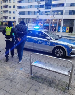 Prowadził pod wpływem narkotyków i bez uprawnień 