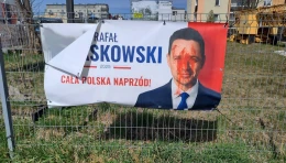 Jedni wieszają, inni zrywają. A tak nie wolno! 