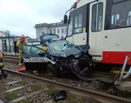 Wypadek w Gdańsku. Zderzenie tramwaju z osobówką!