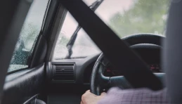 Pod wpływem alkoholu za kierownicą autokaru. Nietrzeźwy wiózł grupę nieletnich