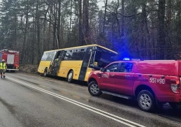 Wypadek autobusu szkolnego. Są poszkodowani