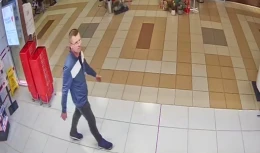 Poszukiwania sprawców kradzieży w drogerii w Świeciu. Policja apeluje o pomoc