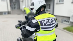 Policjanci zatrzymali pirata drogowego na jednośladzie. Przekroczył prędkość o 74 km/h