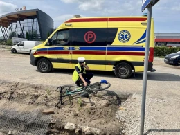 Kompletnie pijany przewrócił się na rowerze.  Mężczyzna trafił na SOR 