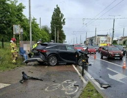 Wjechał na chodnik i potrącił trzy osoby, w tym dziecko