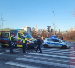 Zasłabł podczas przechodzenia przez jezdnię. Motocykliści ruszyli z pomocą 
