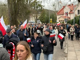 Biało-czerwona parada przeszła ulicami Wejherowa. Byliście? Znajdźcie się na zdjęciach