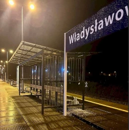 Zniszczył wiatę przystankową, bo pokłócił się ze znajomymi [WIDEO]