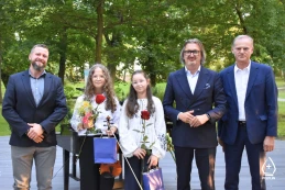 Muzyka wśród drzew i publiczności. Wyjątkowy koncert w plenerze