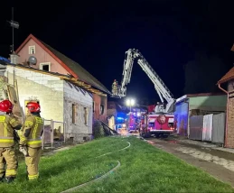 Straciła w pożarze córkę i wnuczkę. Trwa zbiórka dla Gosi z Gniewa!