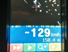 Zwolnił, a za chwilę przyspieszył. I tak go złapali