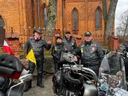 Motocykliści zatopili Marzannę. 'Żegnamy zimę i zaczynamy sezon motocyklowy' | ZDJĘCIA