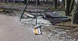 We Władysławowie wjechał w przystanek autobusowy. Potem uciekał przed policją |WIDEO