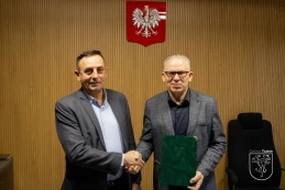Nowa umowa transportowa. 'Kontynuujemy największą inwestycję społeczną'