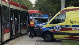 Mężczyzna pogryzł motorniczego! Przedtem zaczepiał pasażerów 