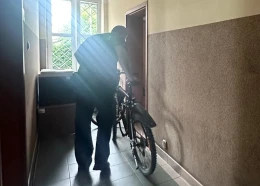 Skradzionym motorowerem przyjechał, żeby ukraść rower