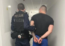 Polał budynek łatwopalną substancją. Miał go podpalić, ale obezwładnili go policjanci