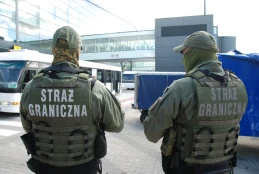 Akcja deportacja. Tajniacy w rejsowym samolocie 