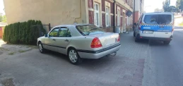 Wilczur w mercedesie i fałszywe prawo jazdy. Niecodzienna interwencja strażników miejskich
