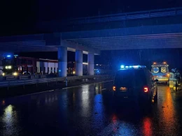 19-latek jechał za szybko BMW. Uderzył w bariery