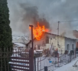 Pożar poddasza. Jedna osoba ewakuowała się przed przyjazdem służb