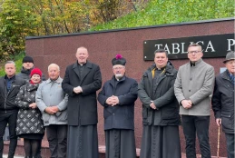 Nowoczesne kolumbarium gotowe. Powstała również Tablica Pamięci 