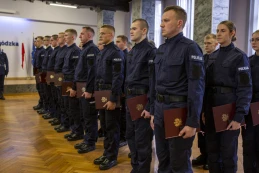 Pracownicy służb z dodatkowym świadczeniem. Spłacą nim kredyt hipoteczny