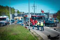 Karetka jedzie już w chwili rozmowy. Ratownicy proszą: 'zaufajcie nam i dajcie działać'