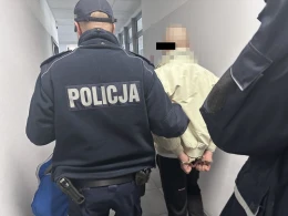 Szedł ulicą. Rozpoznali go policjanci