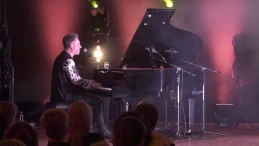 Mateusz Ziółko zagrał dla pań w Kosakowie. Koncert odbył się z okazji Dnia Kobiet |ZDJĘCIA