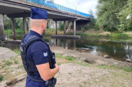 Dramat na moście w Świeciu. Dzięki dzielnicowemu nie doszło do tragedii